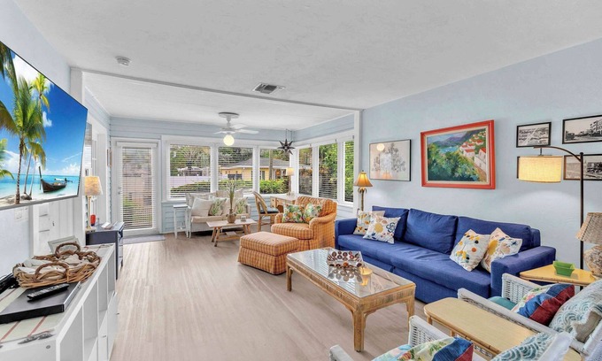 Tarpon River House | Bromeliad Bungalow - Downtown Cottage