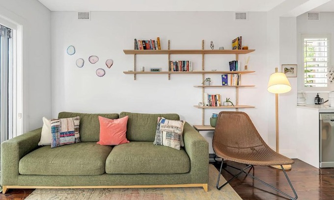 Bronte Apartment | 'Bronte Beauty' Modern Heritage Style with Balcony