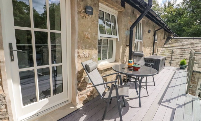 Casterton House | BRONTE HOUSE, romantic, character holiday cottage in Kirkby Lonsdale