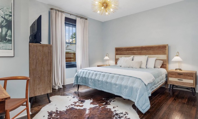 Wilmington House | Brooklyn House, charming & chic 3-bedrm, Great Location with FREE PARKINGn