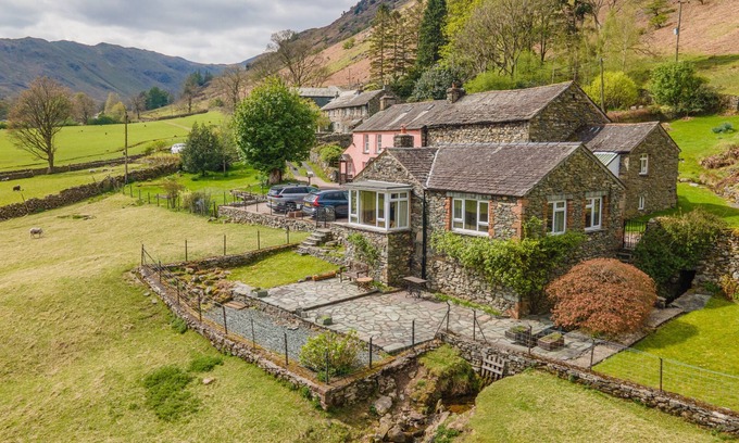 Penrith Cottage | Brookside - Modern Cottage with Magnificent Views