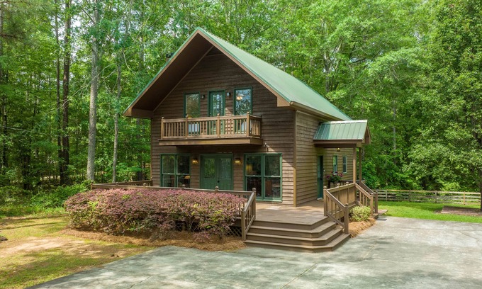 Lake Oconee Cabin | brown dog cabin at lake oconee