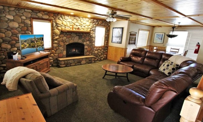 Summit Estates Condo | Brownie B Big Bear Lake
