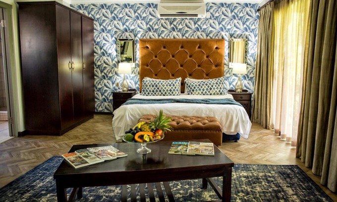 Upington House | Browns Manor