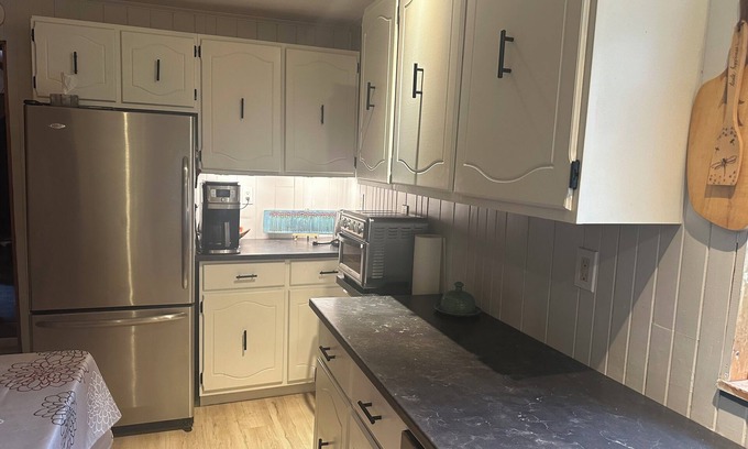 South Bruce Peninsula Cottage | Bruce Peninsula Forest Cottage-nHuge property with hiking trails