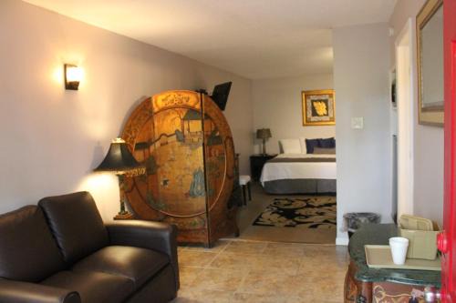 Eureka Springs Hotel | Brydan Suites