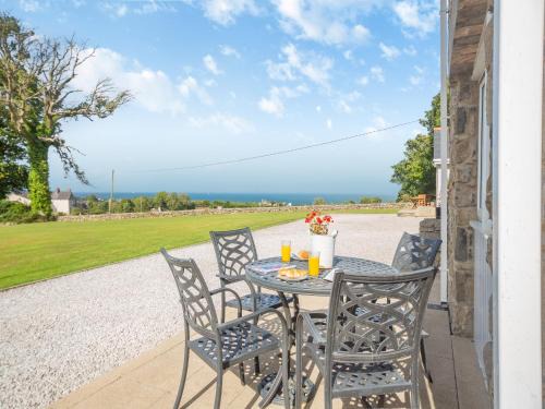 Moelfre House | Bryn Awelon Bach - Uk44123