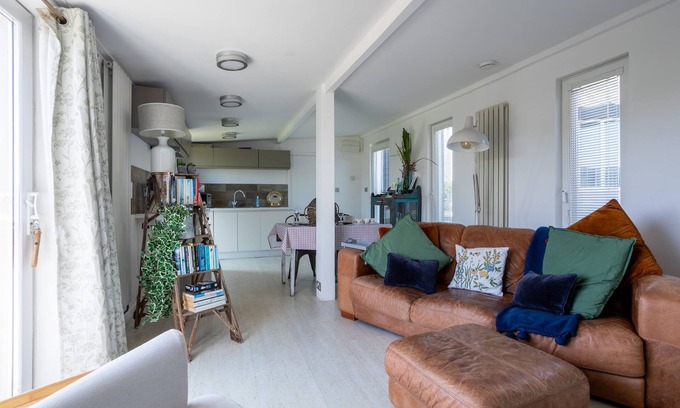 Llanfaelog Cottage | Bryn Bach: Romantic 1-Bed Cottage with Hot Tub in Llanfaelog | Managed by Anglesey Holiday Lettings