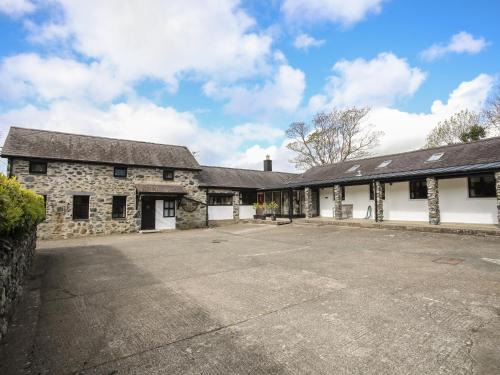 Llanfairpwllgwyngyll House | Bryn Eira Stables