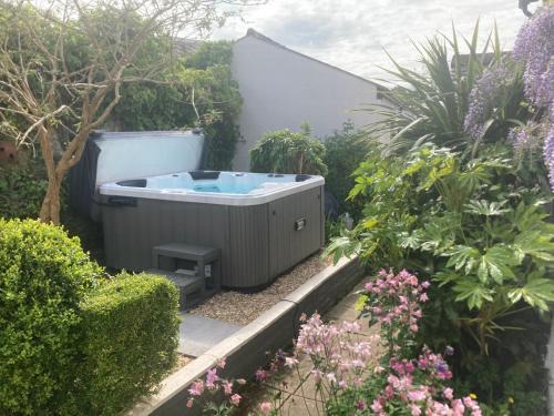 Welshpool Apartment | Bryntirion Farmhouse Apartment with Hot Tub