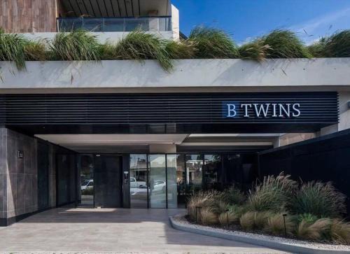 Pinamar Apartment | BTWINS Pinamar Dpto Top 8vo al mar c balcon c parrilla c cochera Pileta cubierta descubierta sauna gym cine