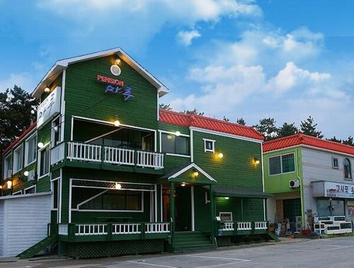 Byeonsan House | Buan Floor Pension