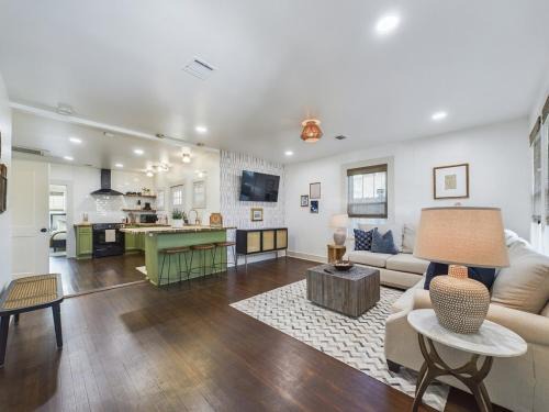 Downtown House | Buchanan Bungalow - Eclectic Mid-Mod Design DT