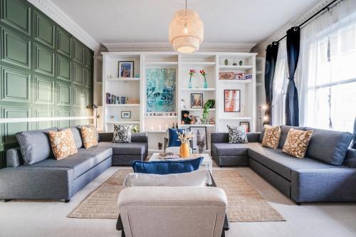Westminster Apartment | Buckingham Palace 4br Family Stay & Cathedral View