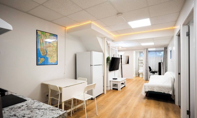 Queens Apartment | Budget Comfort Home on Main St with Free Parkings