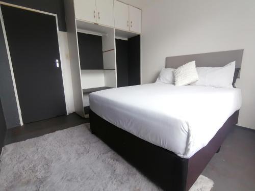 Pietermaritzburg House | Budget Room