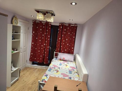 Farnborough and Crofton House | Budget Stay - Greater London - Orpington -Near PRUH - Parking - Train from London Bridge