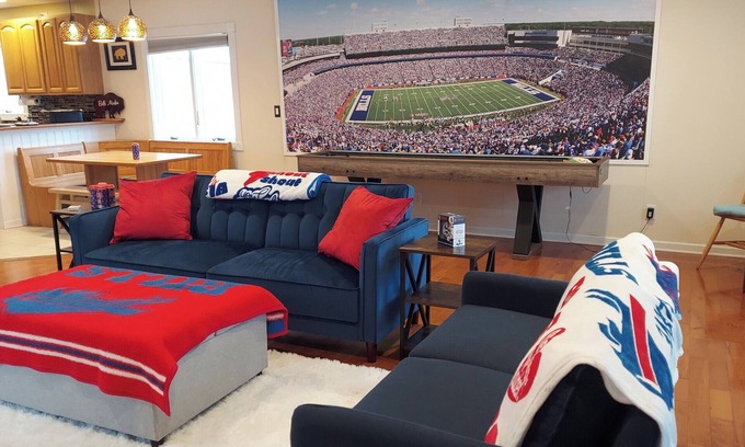 Spring Brook House | BuffaLove House with Huge yard, Games and Centrally Located!
