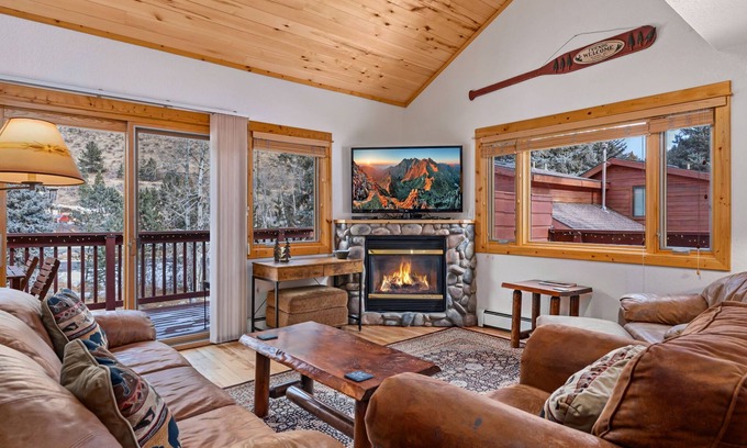 Fall River Estates Condo | Bugle Pointe A04 (Private Hot tub) River Views!