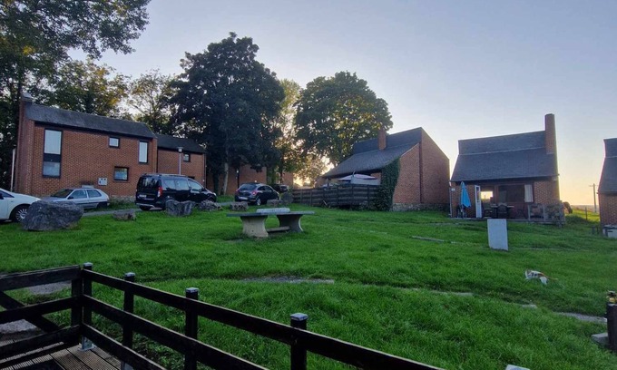 Hastiere House | Bulle Ivoire