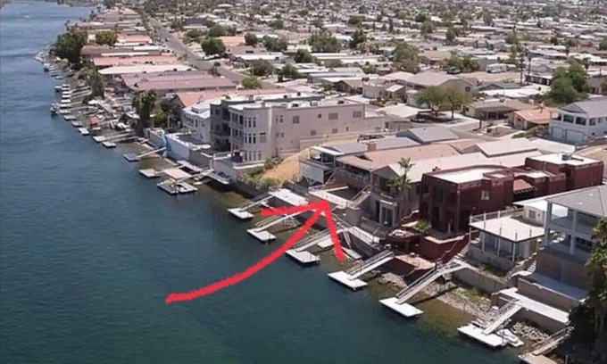 Holiday Shores House | Bullhead City, Waterfront Snowbird Special. nRecently renovated.