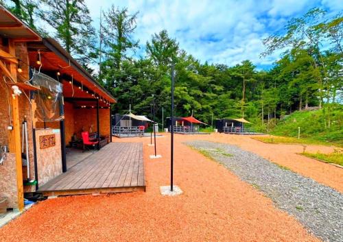 Fujikawaguchiko House | BULLsキャンプ 富士の麓 自然に囲まれたペットと泊まれるゲストハウス Guesthouse with pets at the foot of World Heritage Mt Fuji