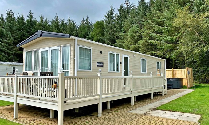 Swarland House | Bumblebee, Northumberland