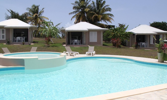 Saint-Francois House | Bungalow 2 standing with pool
