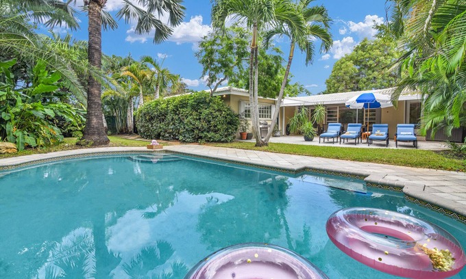 Coral Ridge House | Bungalow 31 – Coral Ridge private oasis with Heated Pool– 6 mins to Beach