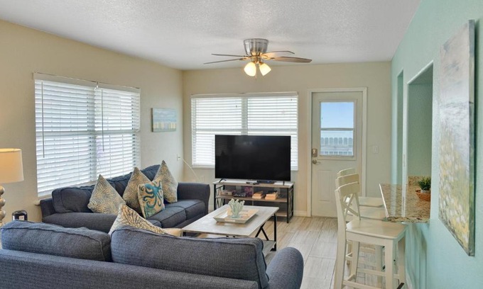 Bradenton Beach House | Bungalow A