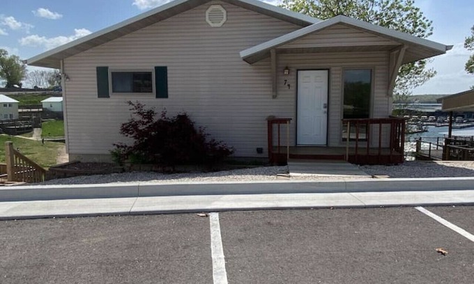 Lake Ozark House | Bungalow- Bachelor/Bachelorette parties welcomed!