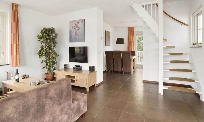 Municipality of Nissewaard House | Bungalow by Water near Rotterdam