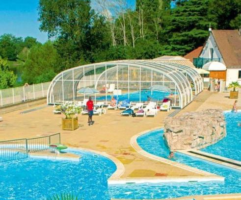Trogues House | Bungalow charmant à Trogues avec piscine partagée