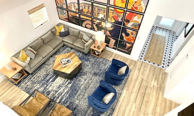 Georgetown House | Bungalow close to Gtown Square/Bikes/Outdoor Space