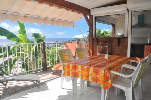 Bouillante House | Bungalow confortable à Bouillante avec vue sur la mer