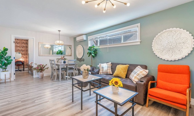 Alhambra Apartment | Bungalow in Quiet, Safe Neighborhood King-Bed Near Downtown LA and OT Pasadena !