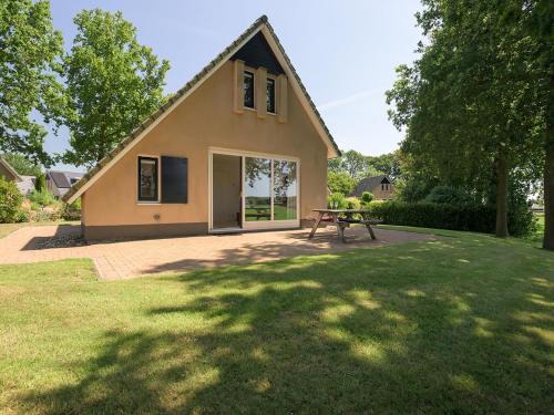 Sondel House | Bungalow in Sondel near Slotermeer Lake