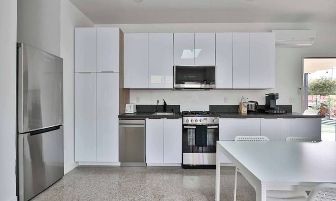 Normal Heights House | Bungalow near zoo & beach w./AC |EV| private yard