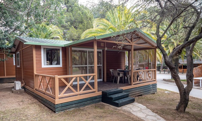 Miami Platja House | Bungalow on Spain's Coast with Sandy Beaches