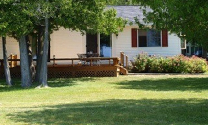 Maple City Cottage | "Bungalow" on the Sunset Side of Beautiful Glen Lake