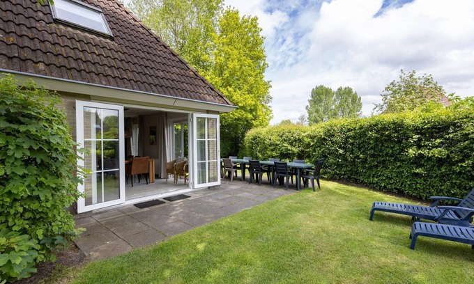 Eernewoude House | Bungalow w/Hot Tub, Nature