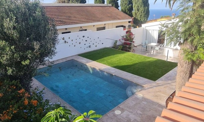 Tacoronte House | Bungalow with private saltwater pool and garden