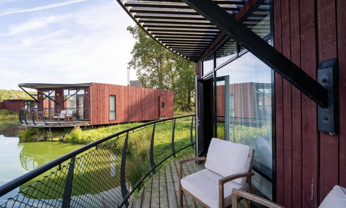 Maubray House | Bungalow with Terrace & Pool