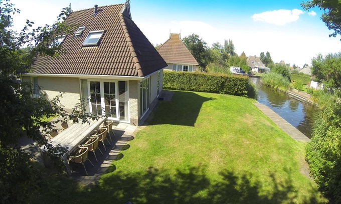 Eernewoude House | Bungalowpark It Wiid by Interhome