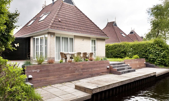 Eernewoude House | Bungalowpark It Wiid by Interhome