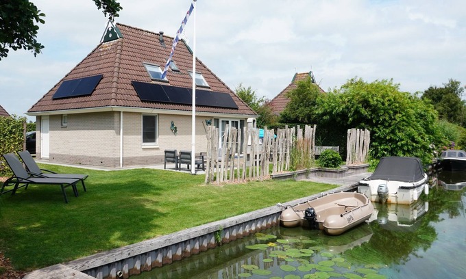 Eernewoude House | Bungalowpark It Wiid by Interhome