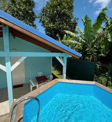 Trois-Rivieres House | Bunghello Village Piscine & Spa