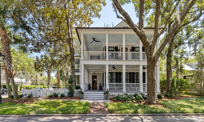 Bluffton House | Bunk Room, Separate Guest Cottage & Courtyard w/Fire pit