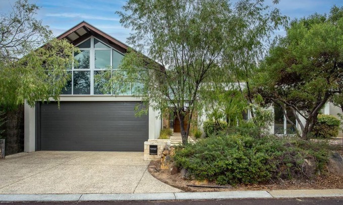 Naturaliste House | Bunker Downs I Private Properties