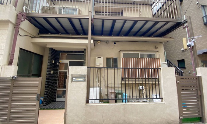 Bunkyo House | Bunkyo-ku, Tokyo, a 13-minute walk from Sugamo Station on the Yamanote Line and a 6-minute walk from Sengoku Station on the Toei Mita Line.